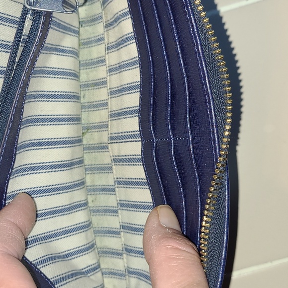 Dooney & Bourke Navy Blue Large Wristlet-Pre-loved. - Picture 11 of 12